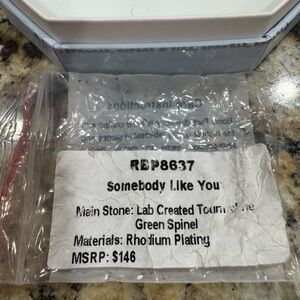 Green Spinel Reptile Habitat Accessory